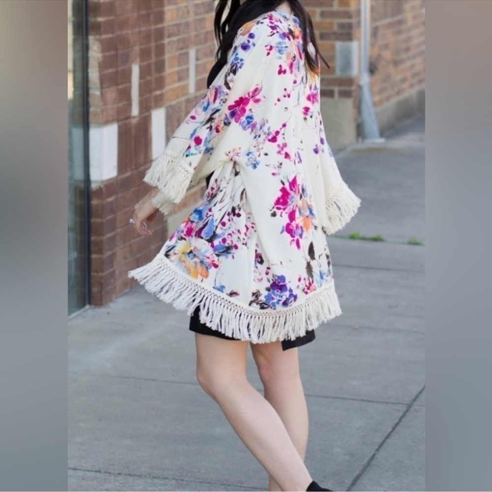 Umgee Cream Floral Fringe Kimono - Picture 3 of 9